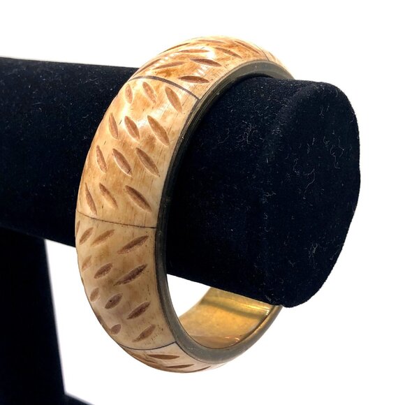 Set of 2 Vintage Hand-Carved Wood Bangles with Brass Interiors – 1" Wide - Picture 13 of 16